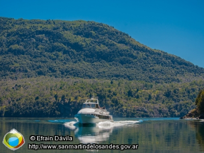 Foto Lancha en el Lago Lacar (Efrain Dávila)