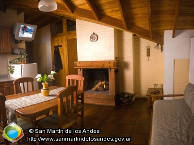 Foto Vista estar comedor Apart Taiquen (San Martín de los Andes)