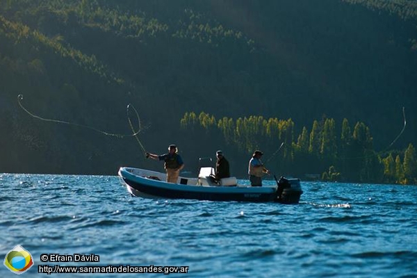 Foto Pescando en Lago Lolog (Efrain Dávila)