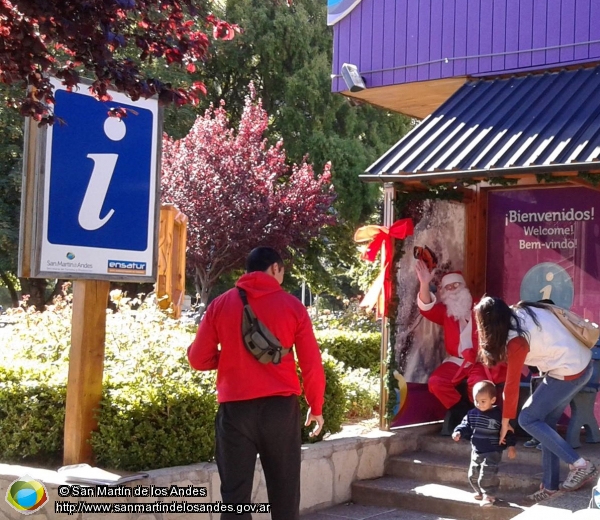 Foto Papa Noel en  Secretaría de Turismo (San Martín de los Andes)