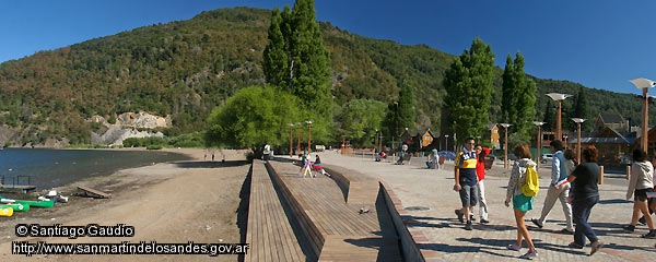 Foto Nueva Costanera del lago Lácar (Santiago Gaudio)