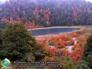 Foto Lago Curruhué chico (Lahuen-co,Termas de Epulafquen)